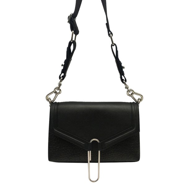 Masami, Belsac sort crossbody i skind med overslag og fine detaljer